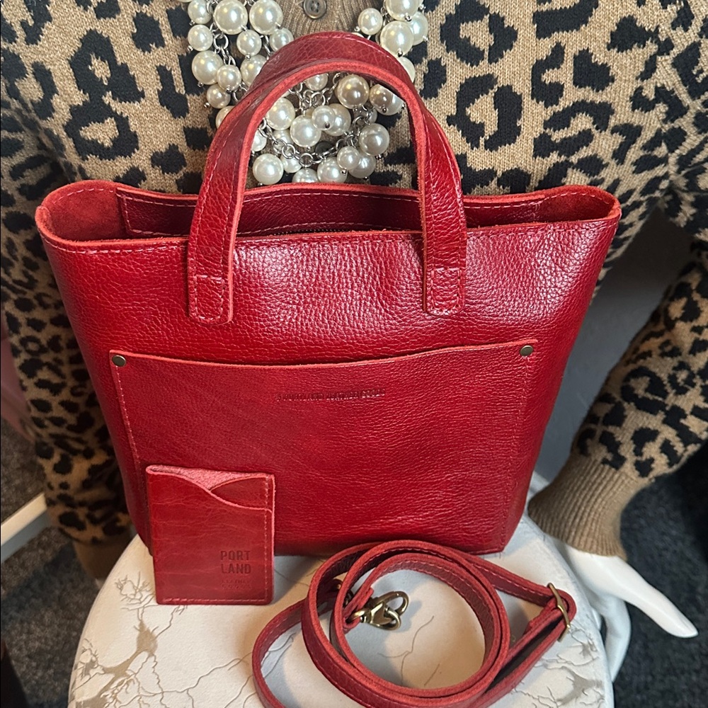 PLG mini chili 🌶️ crossbody bag with zipper and card holder - Picture 3 of 12